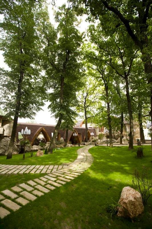 Hotel La Castel Iasi Exterior photo